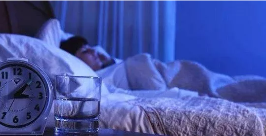 睡前一杯水，長期堅(jiān)持將給你帶來意想不到的變化